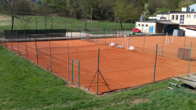 Tenisový kurt u zimního stadionu